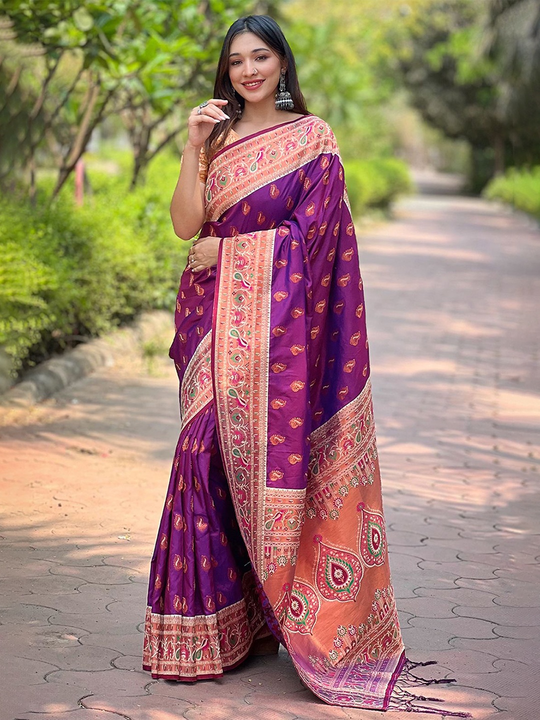 

Panzora Ethnic Motifs Woven Design Saree, Purple