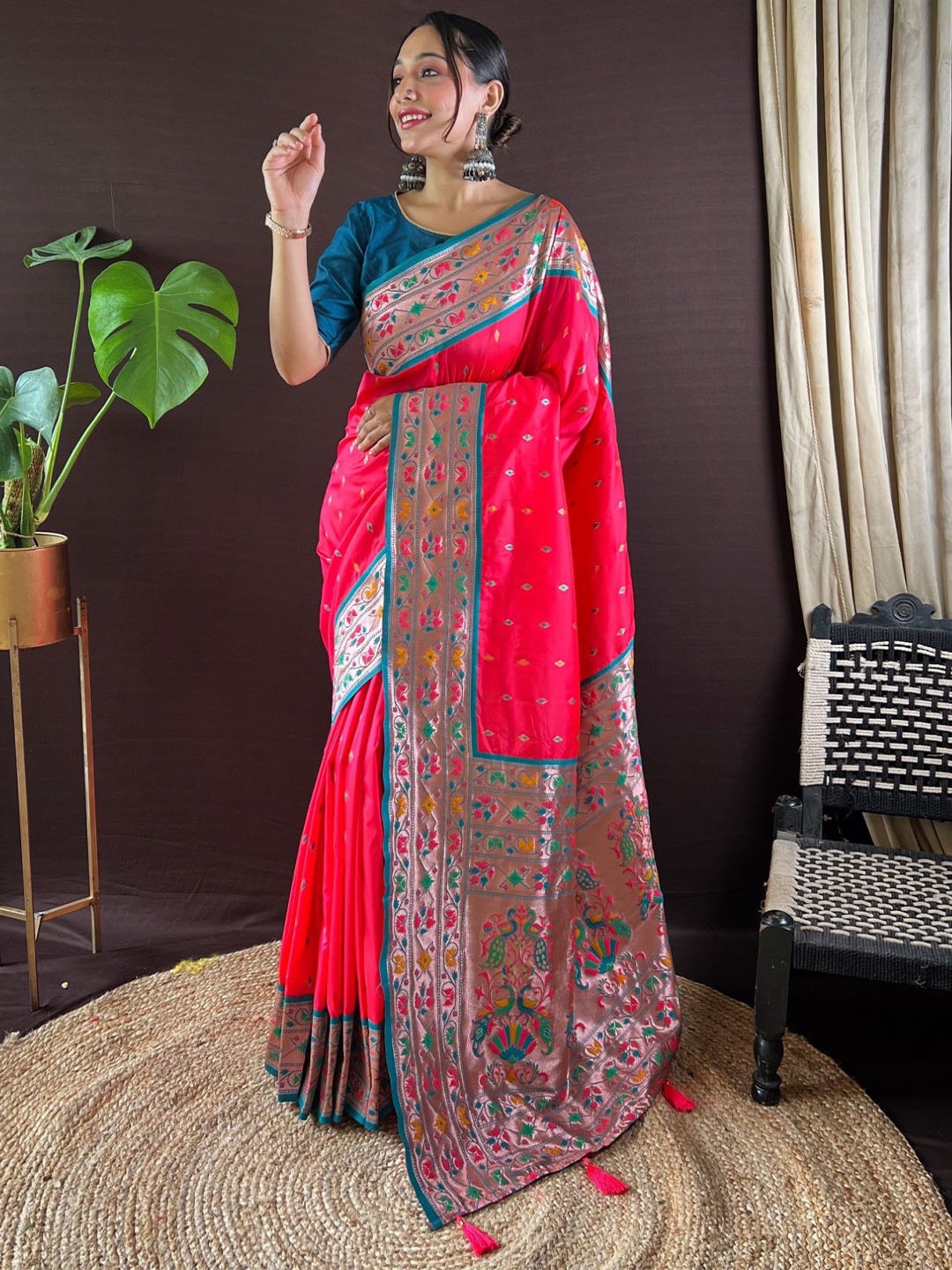 

Panzora Woven Design Zari Paithani Saree, Pink