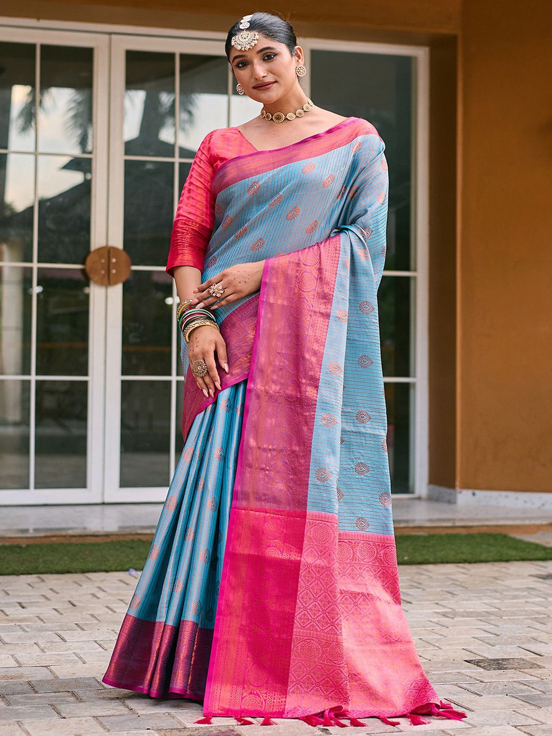 

Anouk Floral Zari Kanjeevaram Saree, Blue