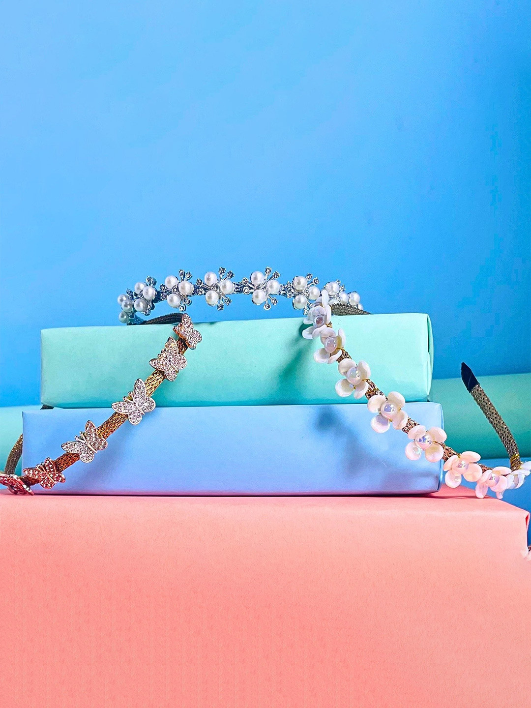 

MANSIYAORANGE Girls Embellished Hairband, Gold