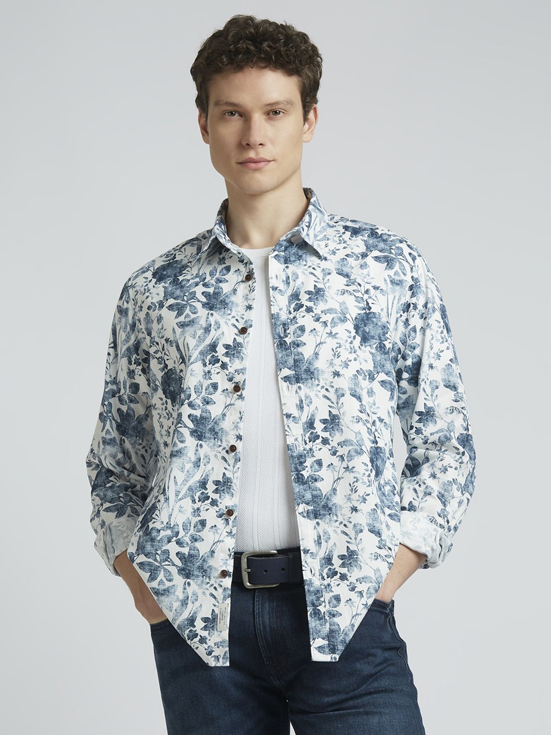 

Pepe Jeans Men Spread Collar Floral Printed Cotton Casual Shirt, Blue