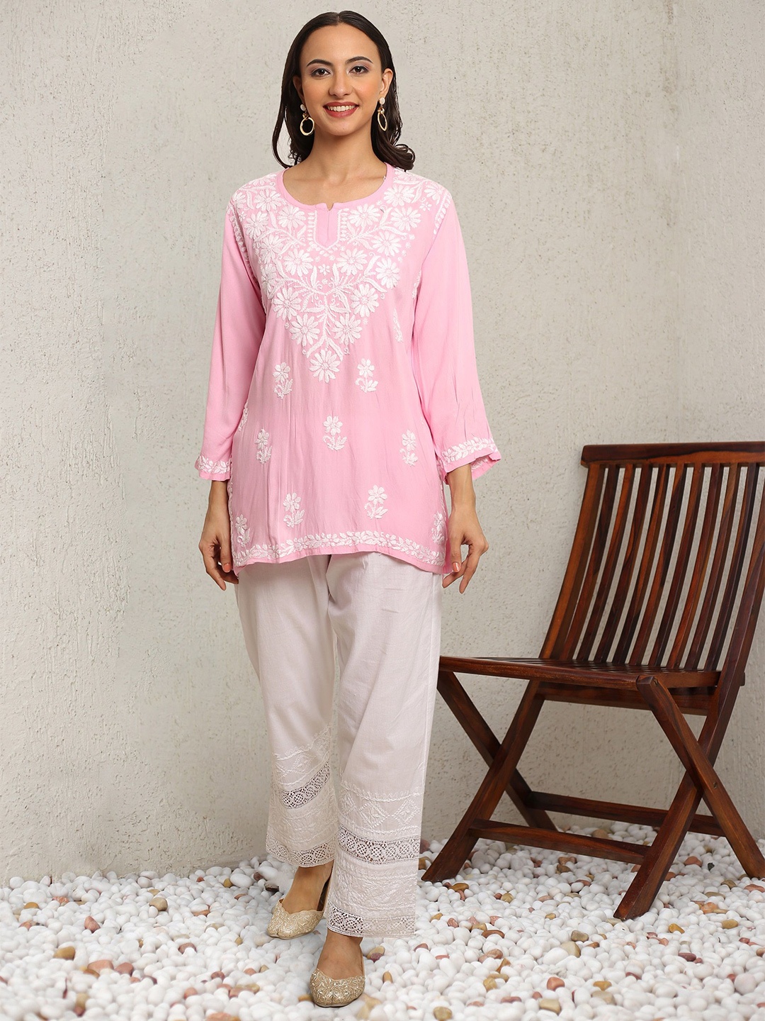 

HOUSE OF KARI Chikankari Round Neck Cotton Straight Kurta, Pink