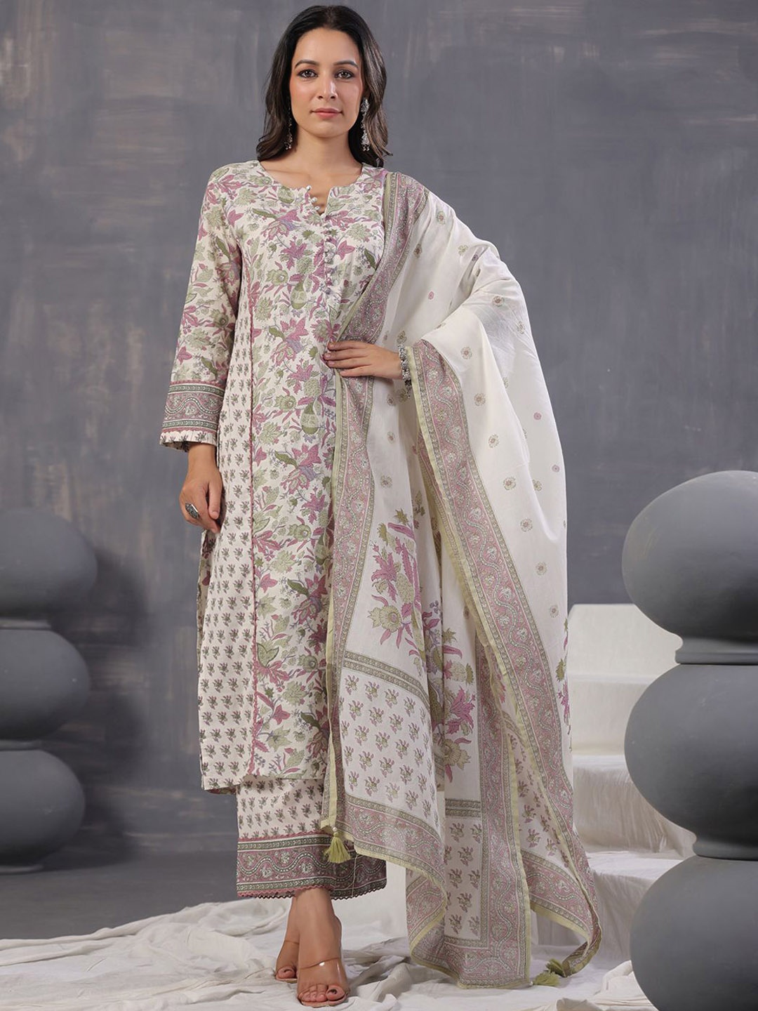 

Meena Bazaar Floral Printed Kurta with Trouser & Dupatta, Purple