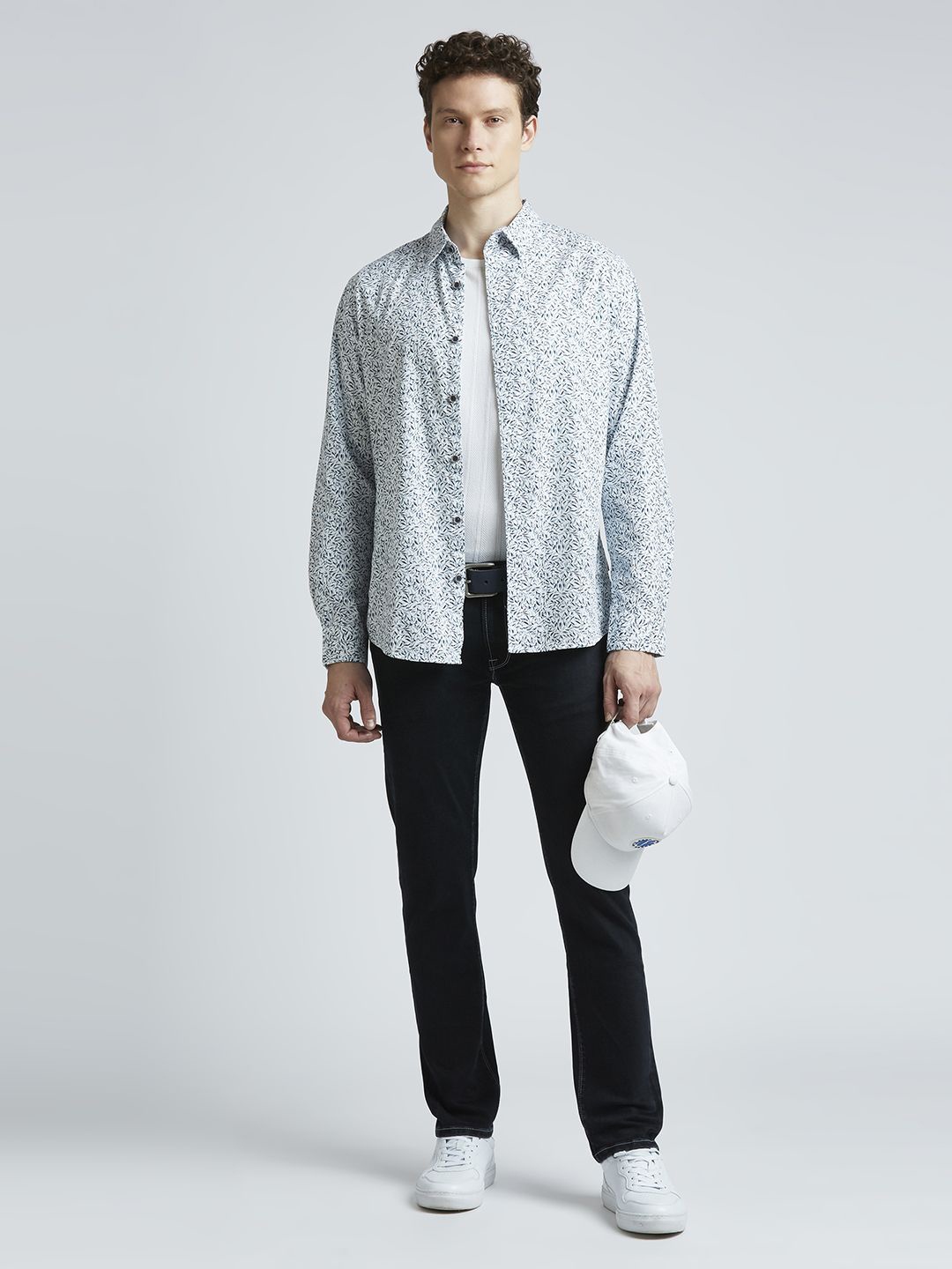 

Pepe Jeans Men Spread Collar Abstract Printed Cotton Casual Shirt, White