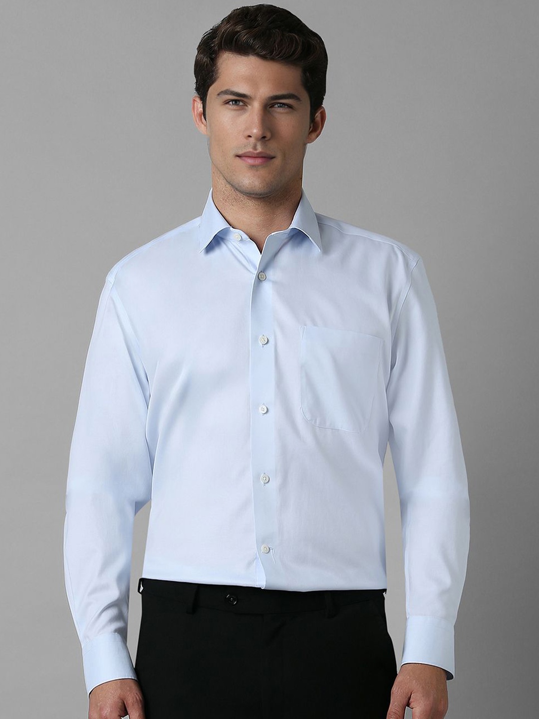 

Luxure by Louis Philippe Men Classic Fit Spread Collar Solid Cotton Casual Shirt, Blue