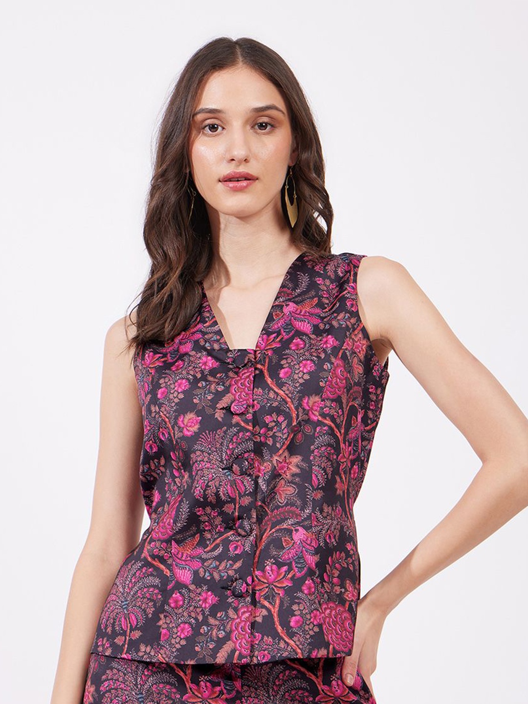 

FableStreet Women Floral Printed V-Neck Top, Pink