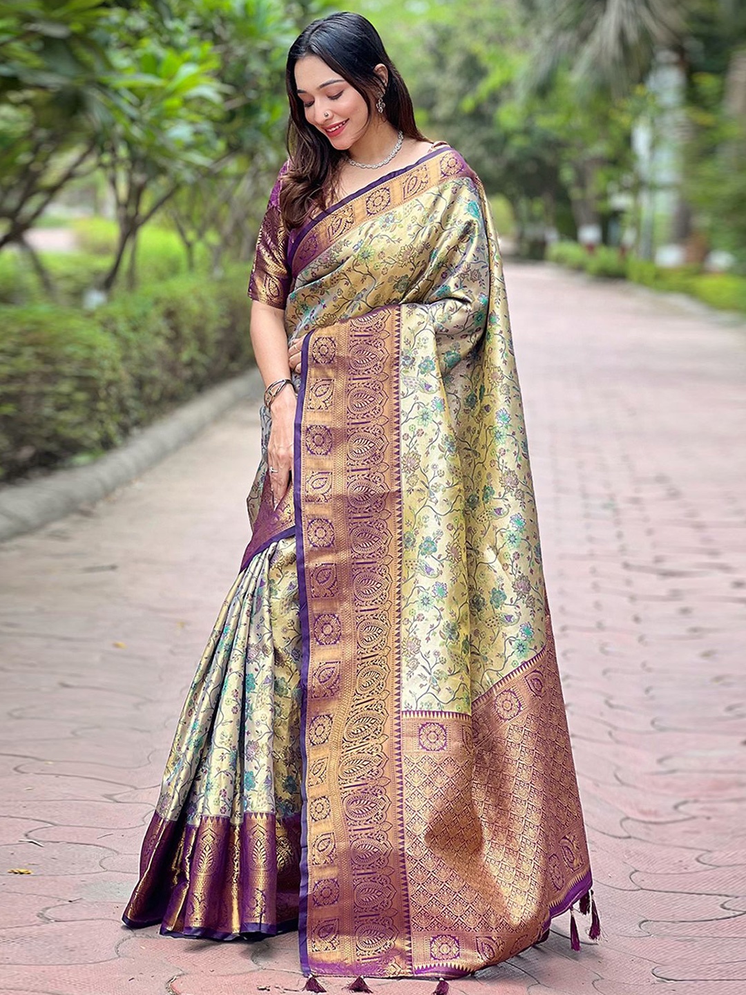 

Panzora Floral Woven Design Zari Dharmavaram Saree, Purple