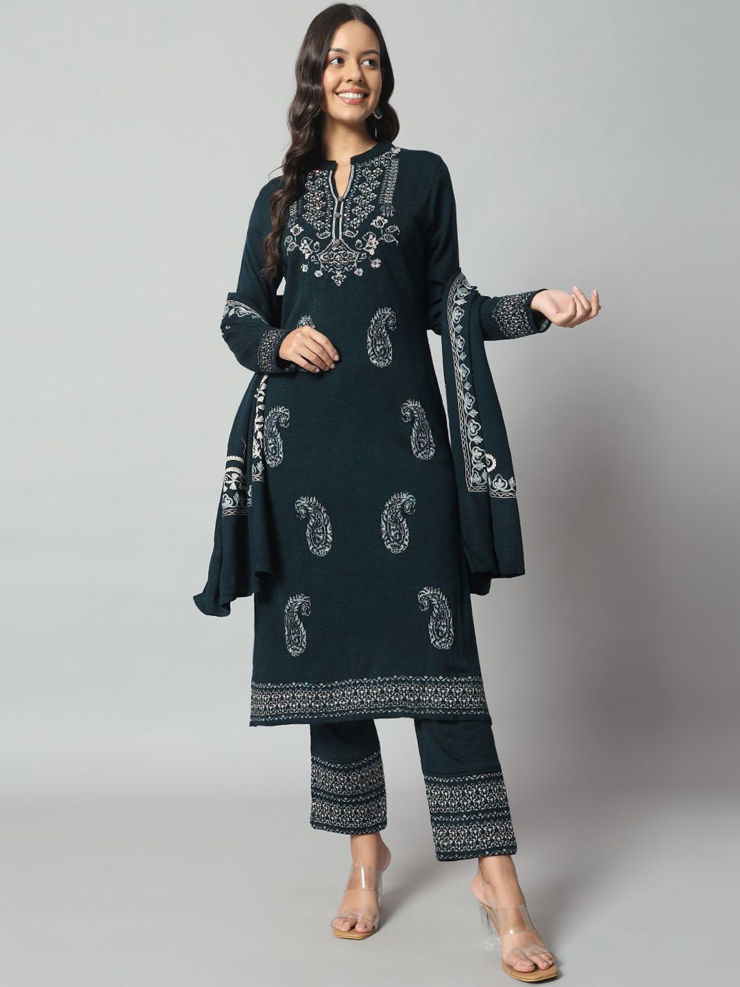 

CLAPTON Floral Embroidered Mandarin Collar Straight Kurta With Trousers & Dupatta, Green