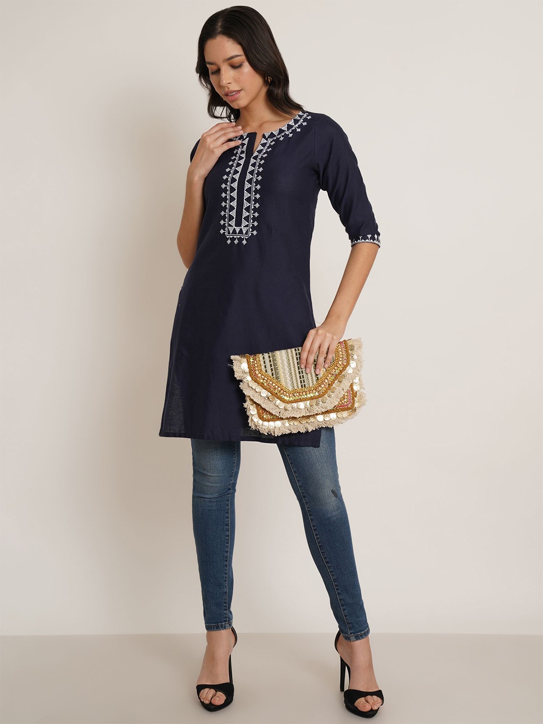 

Brownverse Women Ethnic Motifs Embroidered Pure Cotton Kurti, Navy blue