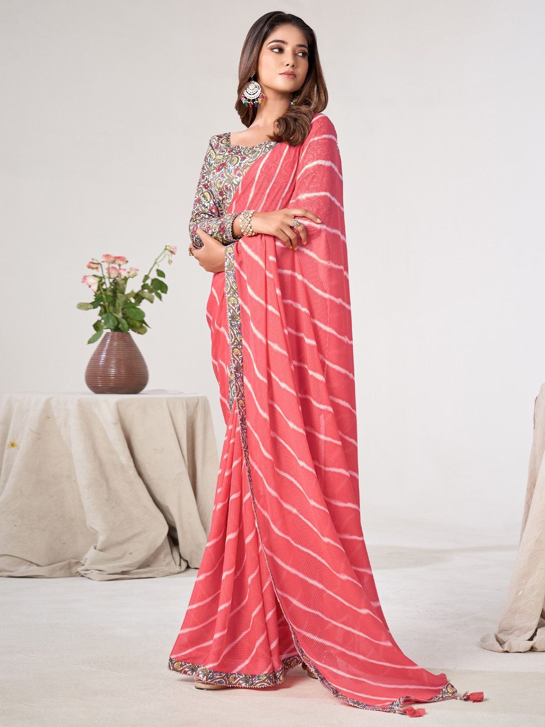 

Saree mall Striped Printed Gotta Patti Sarees, Peach