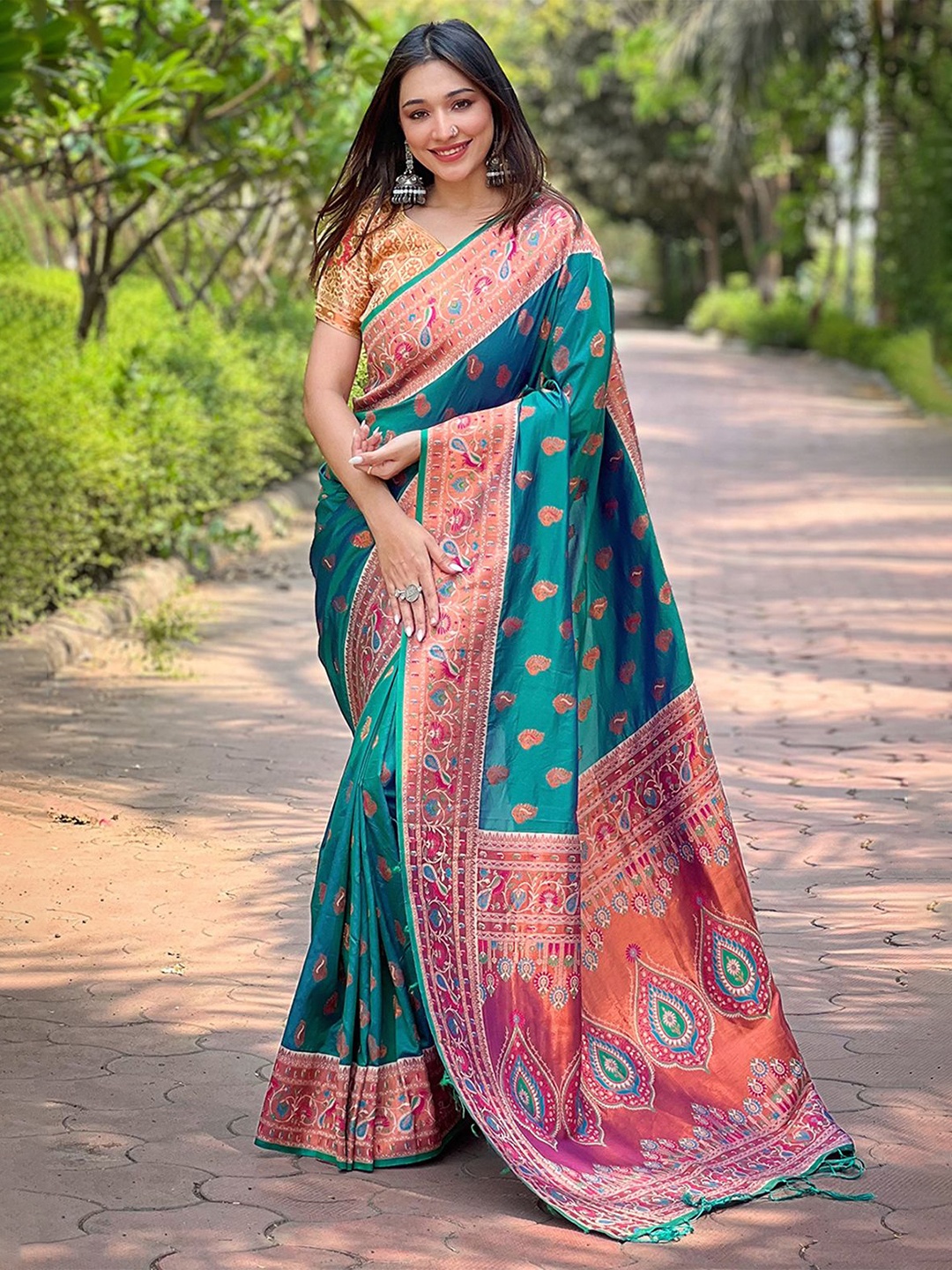 

Panzora Woven Design Zari Silk Blend Designer Paithani Saree, Teal