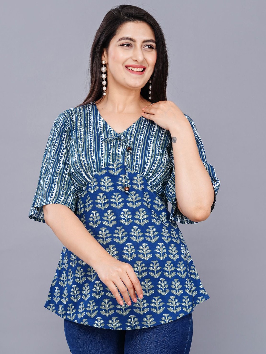 

Cloth Bites Women Ethnic Motifs Printed V-Neck Cotton Top, Blue