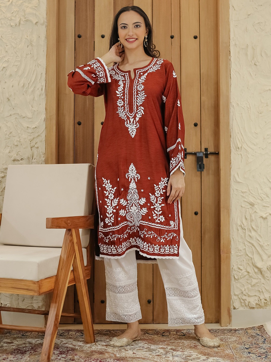 

HOUSE OF KARI Floral Embroidered Chikankari Straight Kurta, Brown