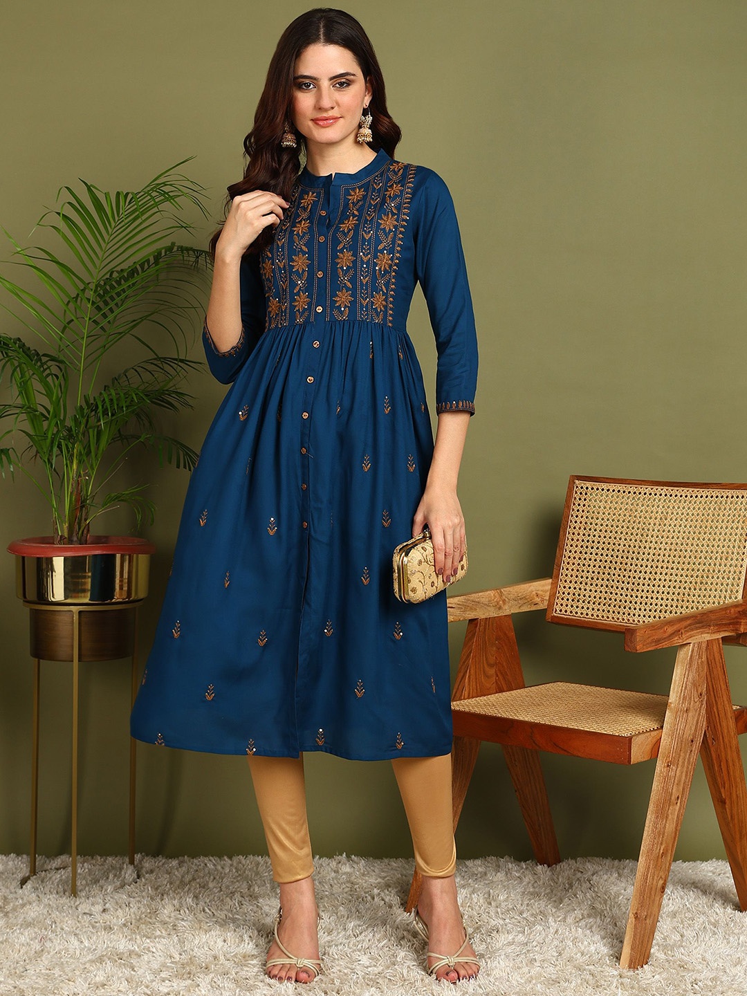 

Kapad Dwar Floral Embroidered Mandarin Collar Sequinned A-Line Kurta, Blue