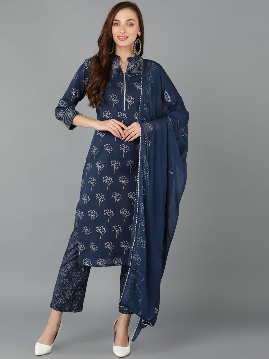 

AHIKA Floral Printed Regular Pure Cotton Straight Kurta with Trousers & Dupatta, Navy blue