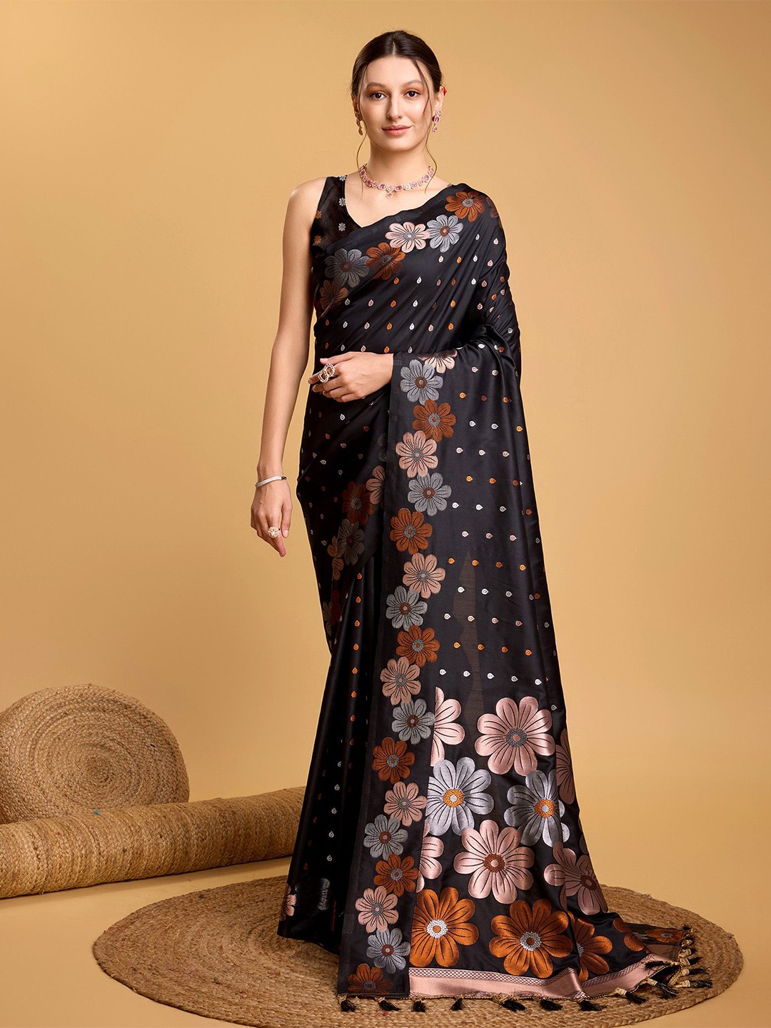 

Kriyansh Floral Woven Design Zari Banarasi Saree, Black