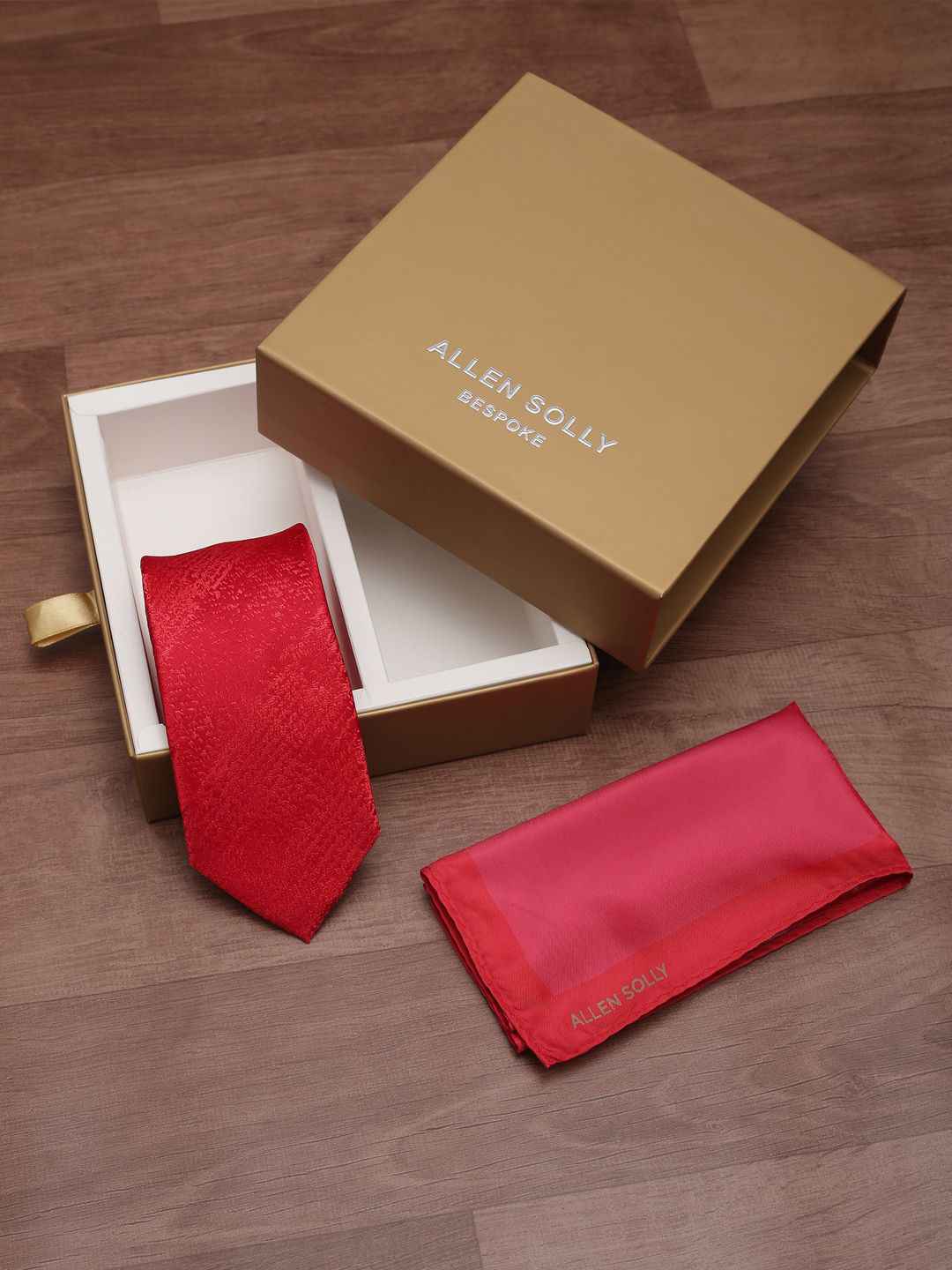 

Allen Solly Men Accessory Gift Set Of Tie and Pocket Square Combo, Red