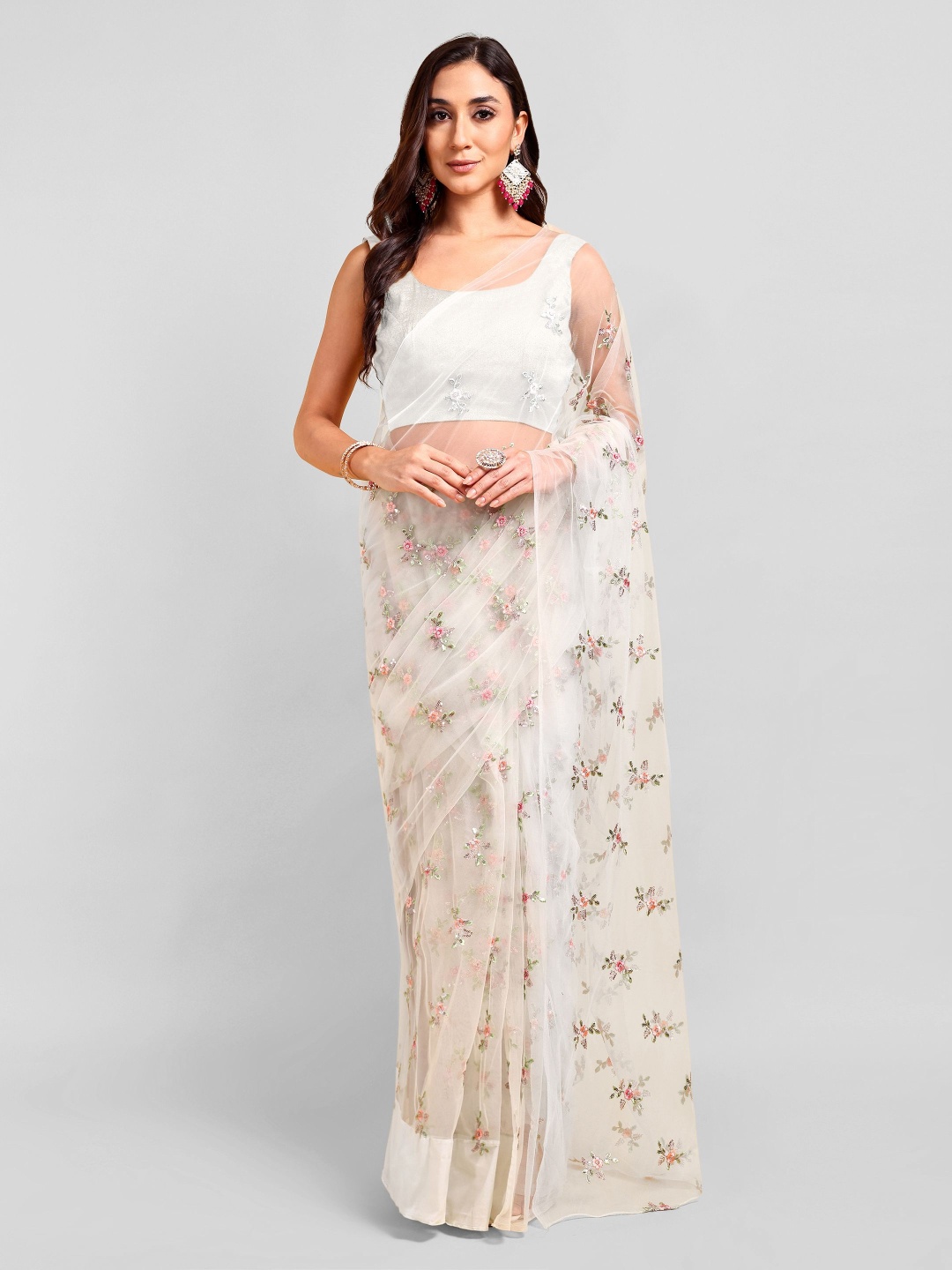 

DOERAA Floral Embroidered Saree With Blouse Piece, White