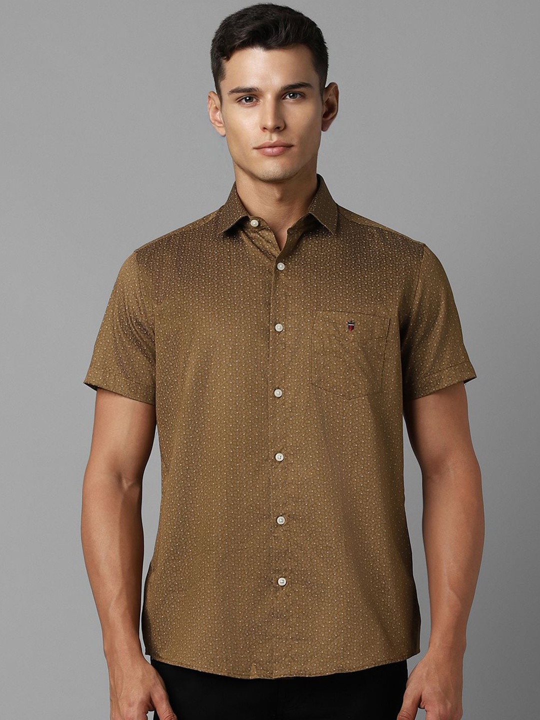 

Louis Philippe Sport Men Slim Fit Opaque Printed Cotton Casual Shirt, Brown