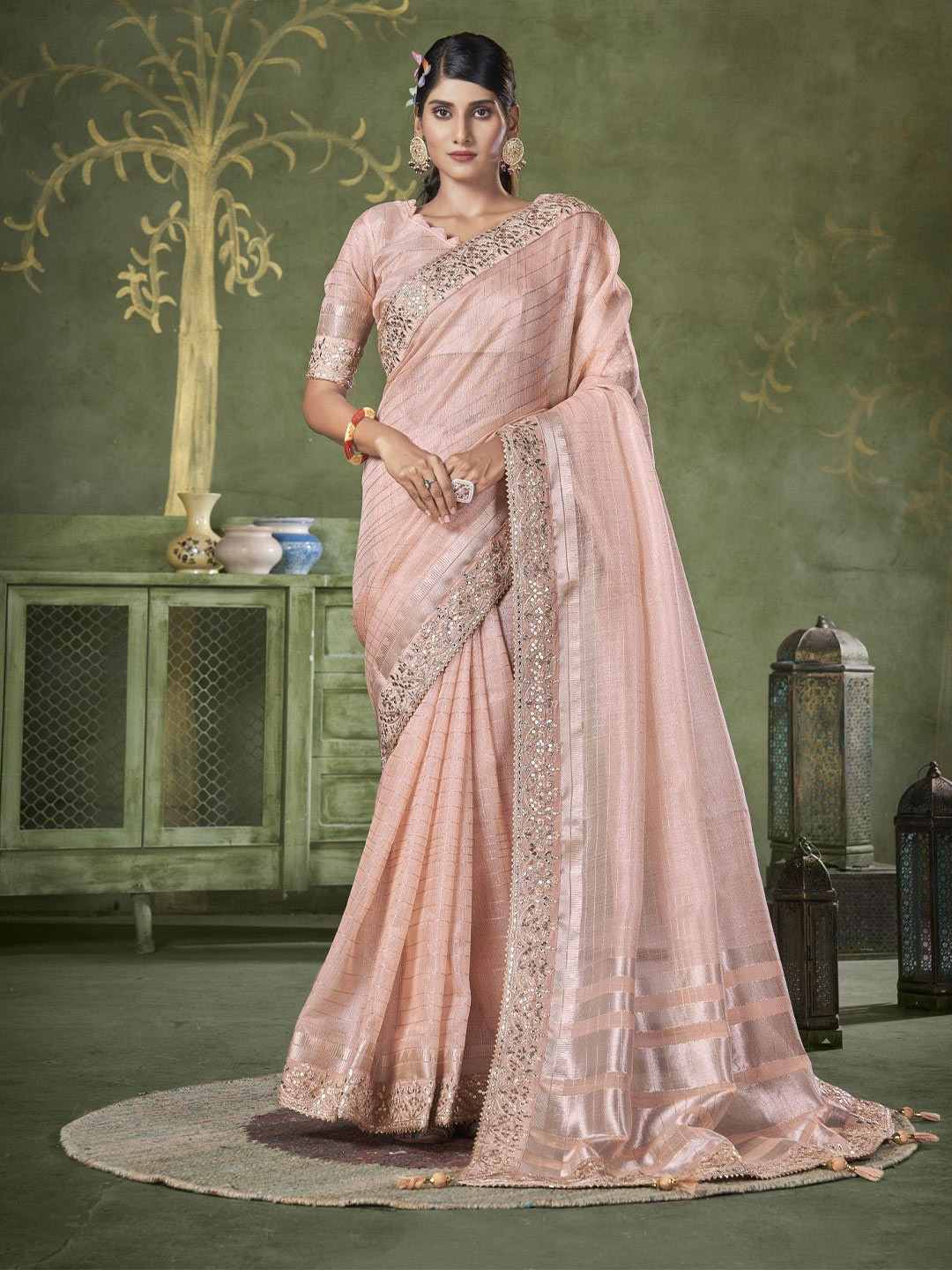 

Panzora Floral Embroidered Saree, Peach