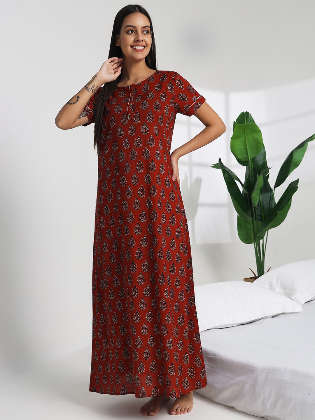

Bannos Swagger Woman Printed Maxi Nightdress, Red