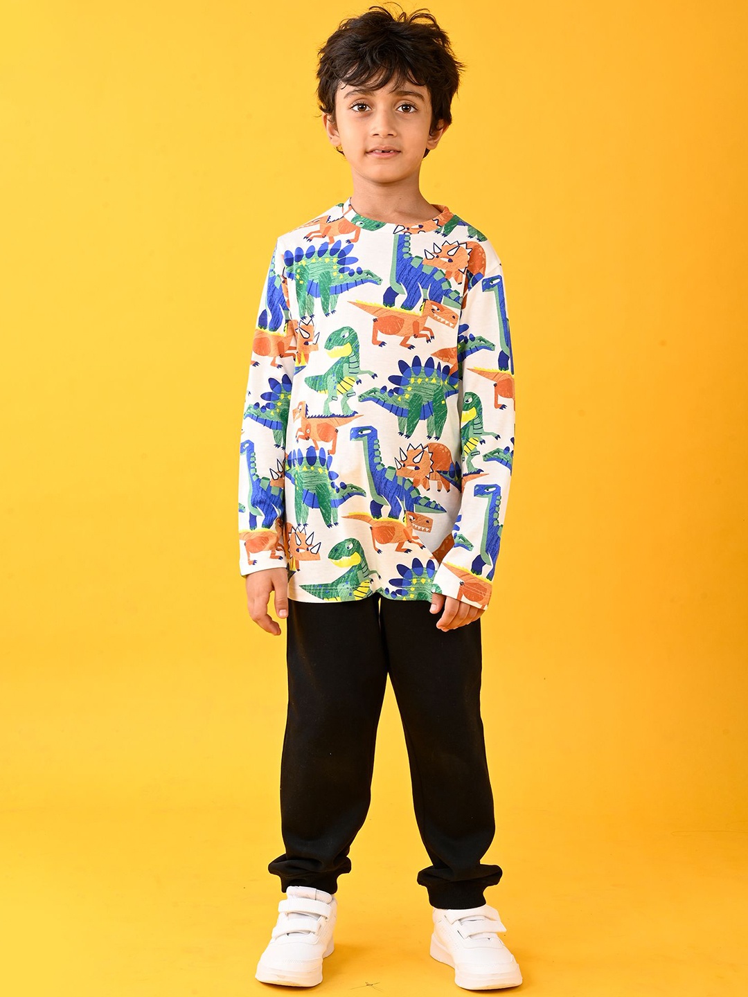 

Anthrilo Boys Printed Round Neck T-shirt With Joggers, White