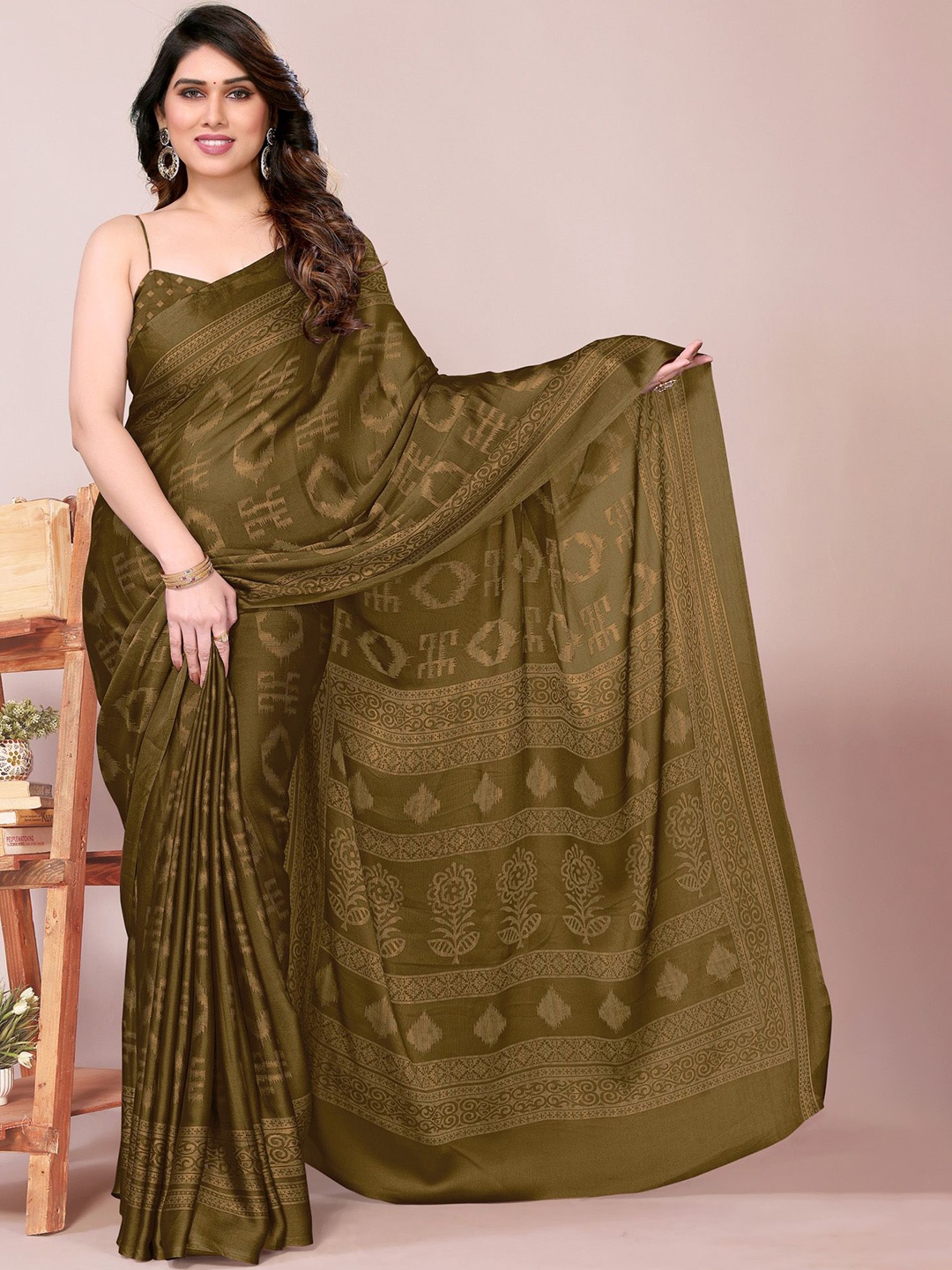 

KALINI Geometric Printed Saree with Blouse piece, Olive