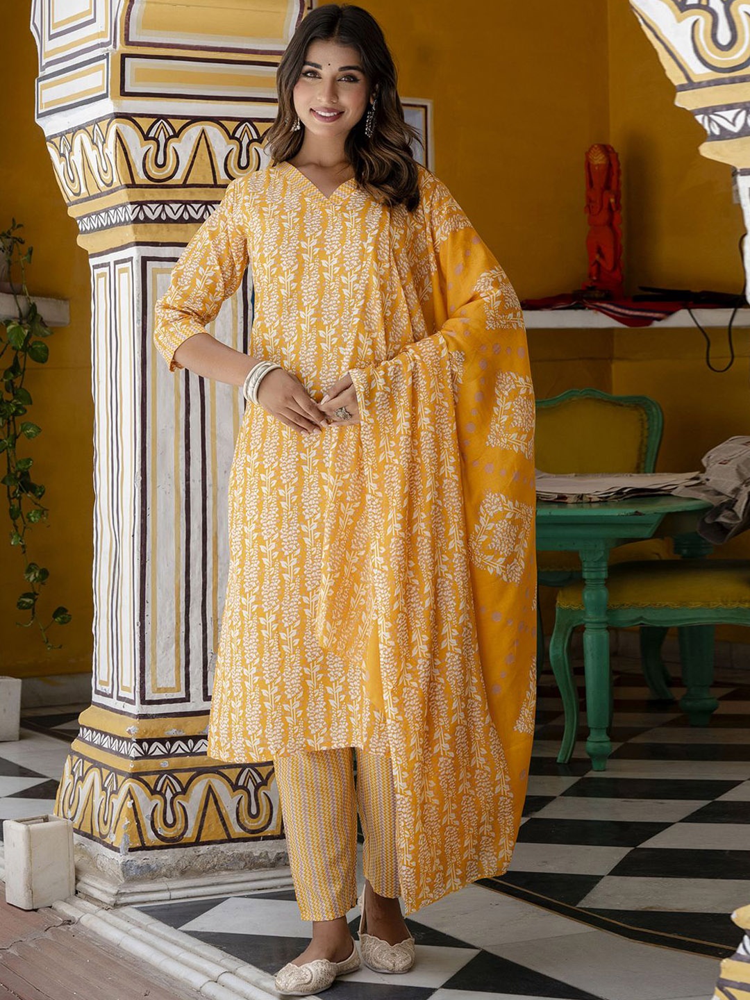 

PPTOSS Floral Printed Straight Kurta with Trousers & With Dupatta, Mustard