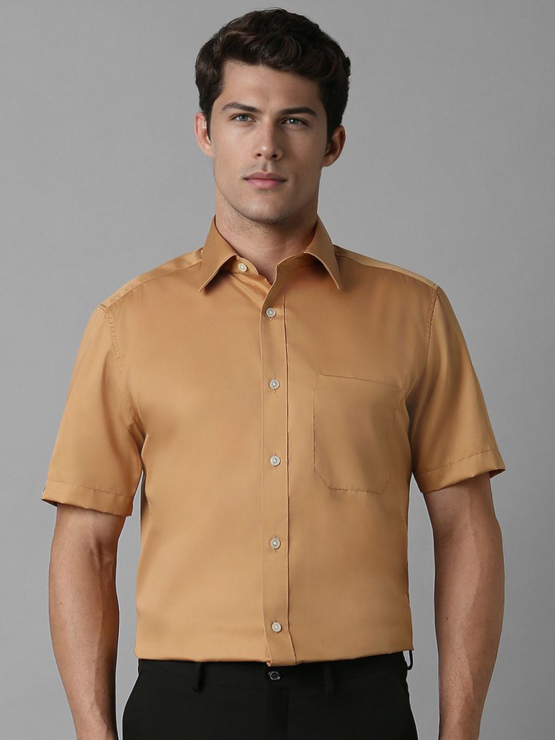 

Louis Philippe Men Classic Solid Spread Collar Pure Cotton Casual Shirt, Orange
