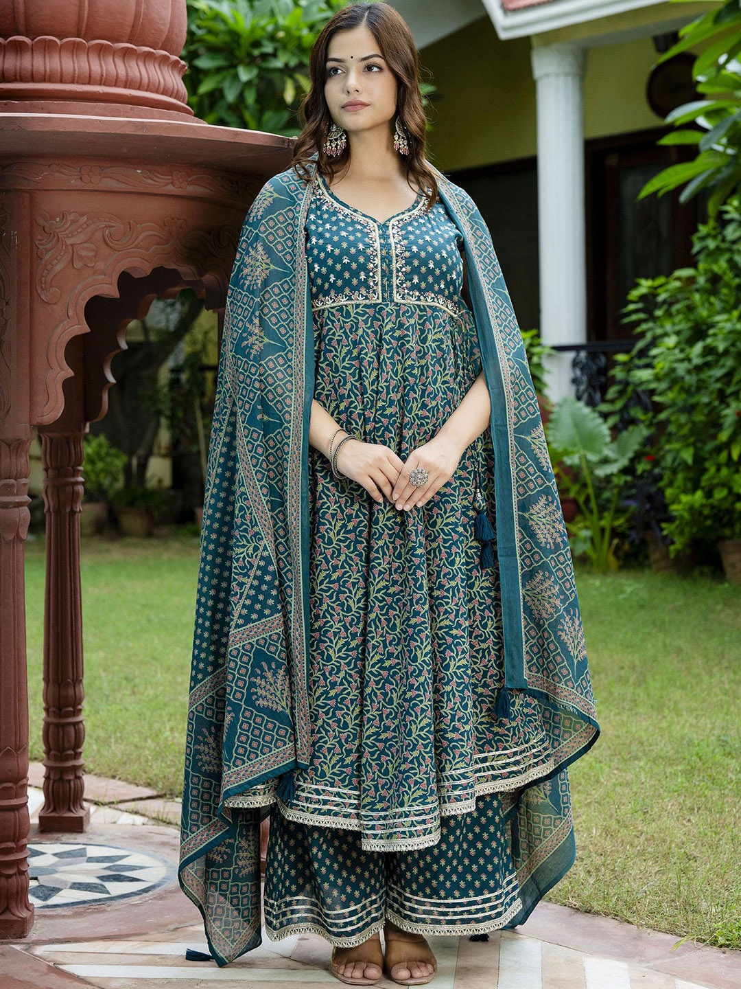 

Anouk Green Floral Printed Sweetheart Neck PureCotton A-line Kurta with Palazzo & Dupatta