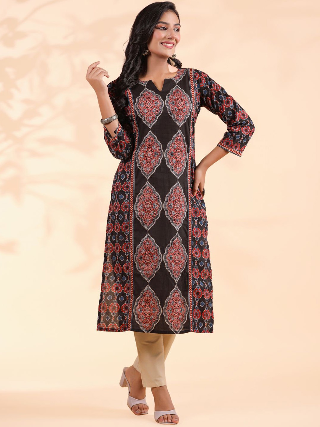 

Vbuyz Ethnic Motifs Printed Round Notch Neck Sequinned Cotton Straight Kurta, Black