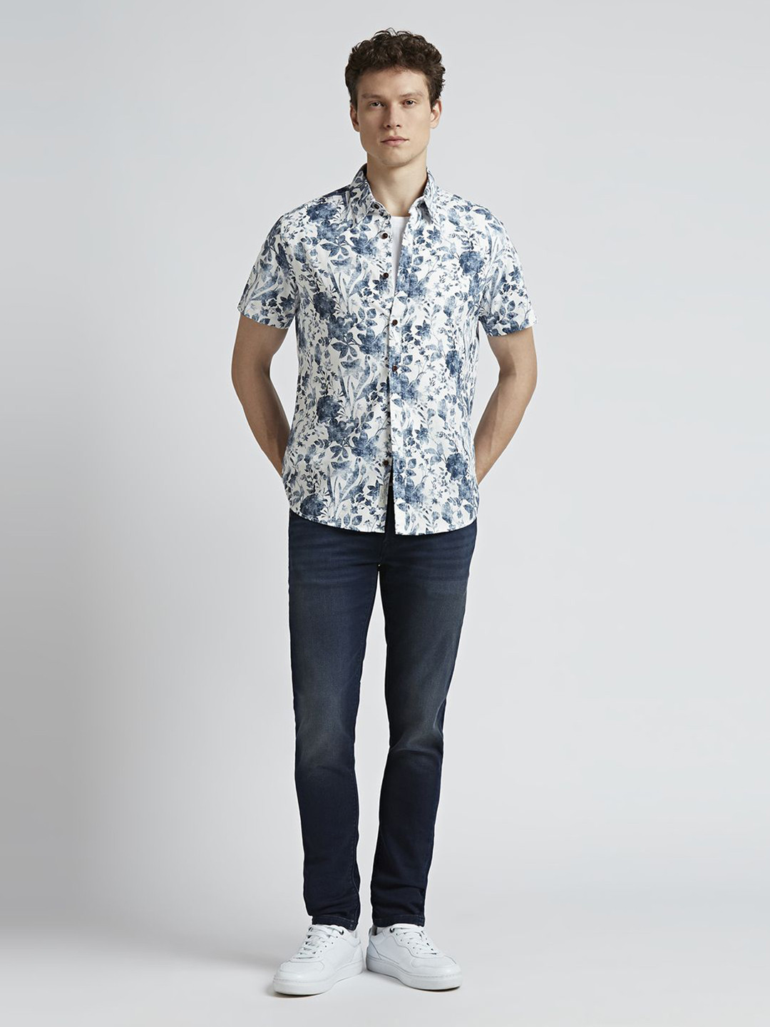 

Pepe Jeans Men Spread Collar Floral Printed Cotton Casual Shirt, Blue