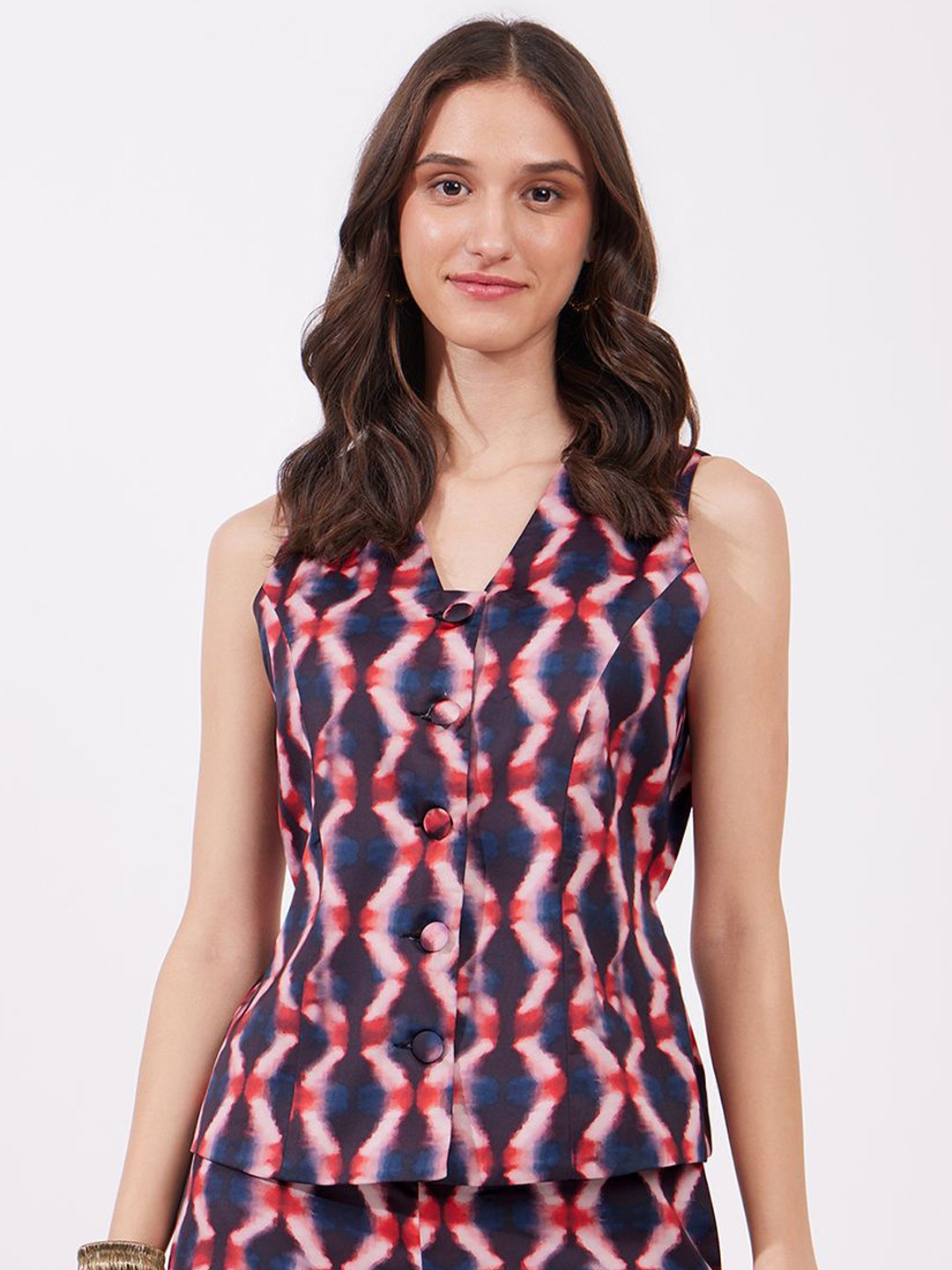 

FableStreet Women Geometric Printed V-Neck Top, Navy blue