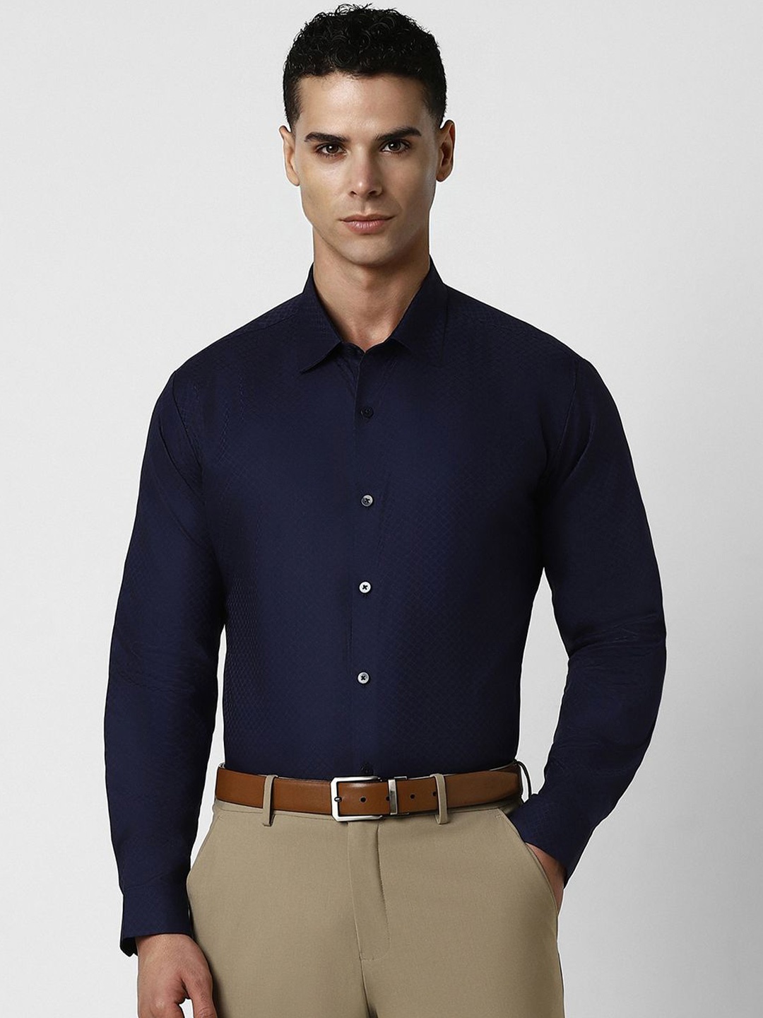 

V Dot Men Slim Fit Textured Spread Collar Pure Cotton Formal Shirt, Navy blue