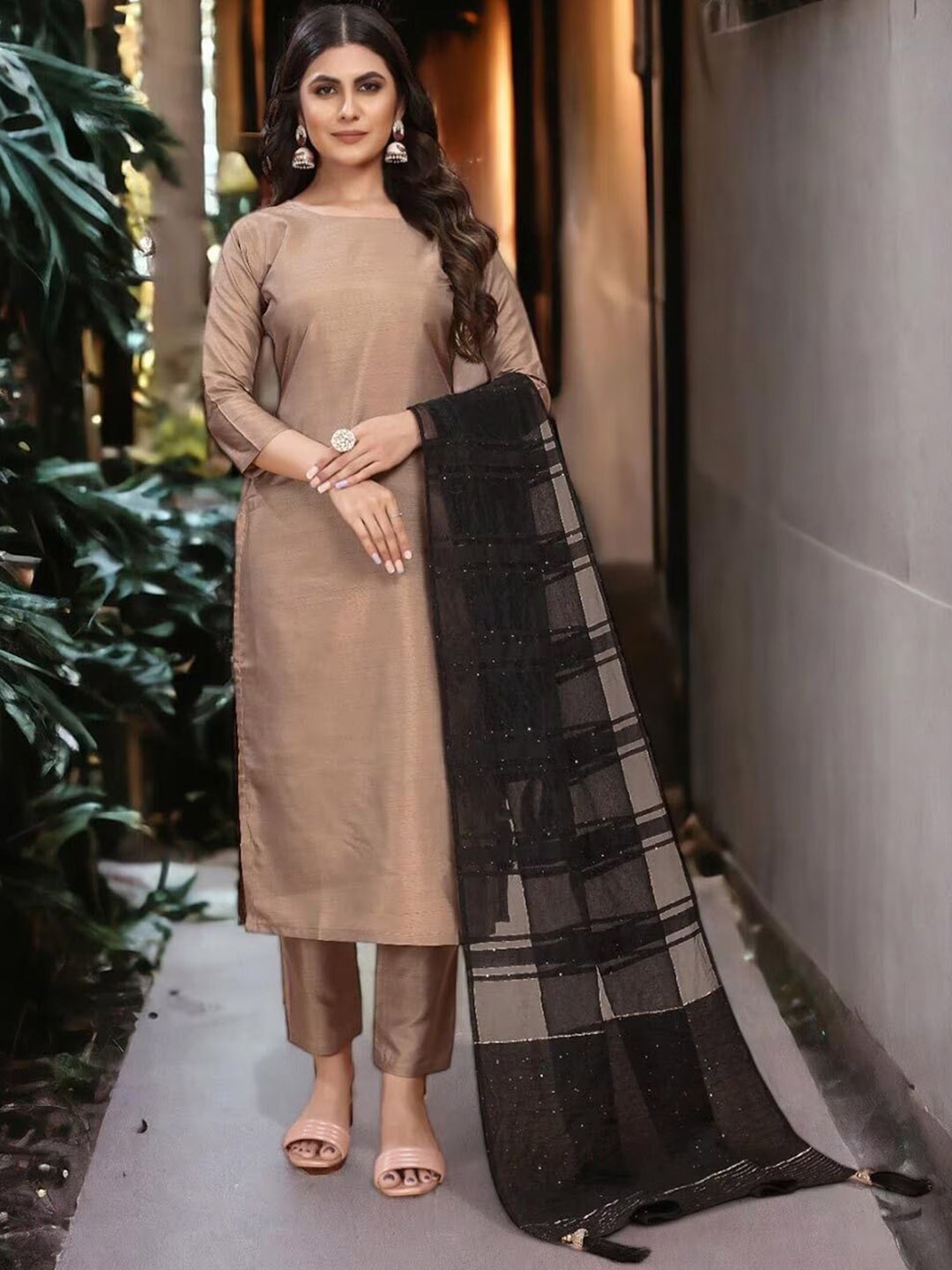 

HETVI CREATION Round Neck Straight Kurta With Trousers & Dupatta, Beige