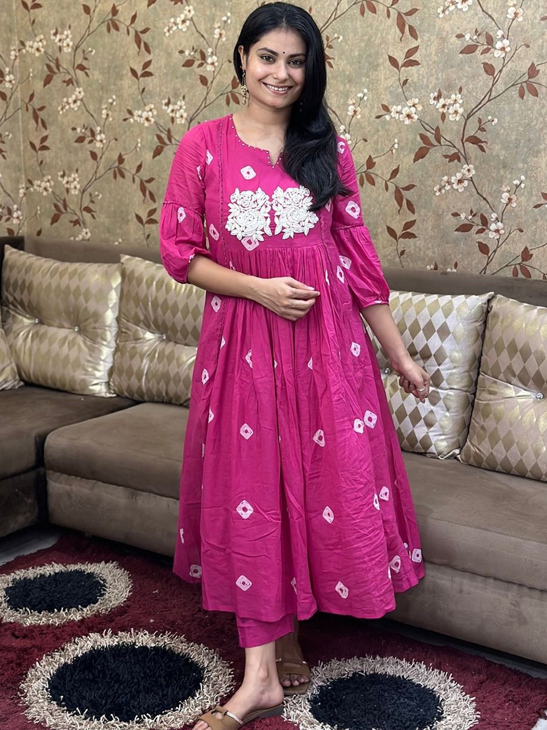 

GoSriKi Bandhani Printed Thread Work Puffed Sleeves A-Line Kurta With Trousers, Pink