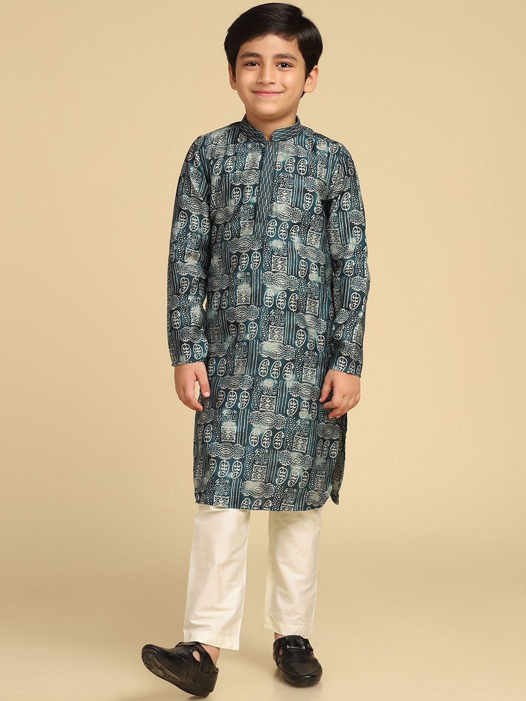 

KISAH Boys Paisley Printed Straight Kurta with Pyjamas, Turquoise blue