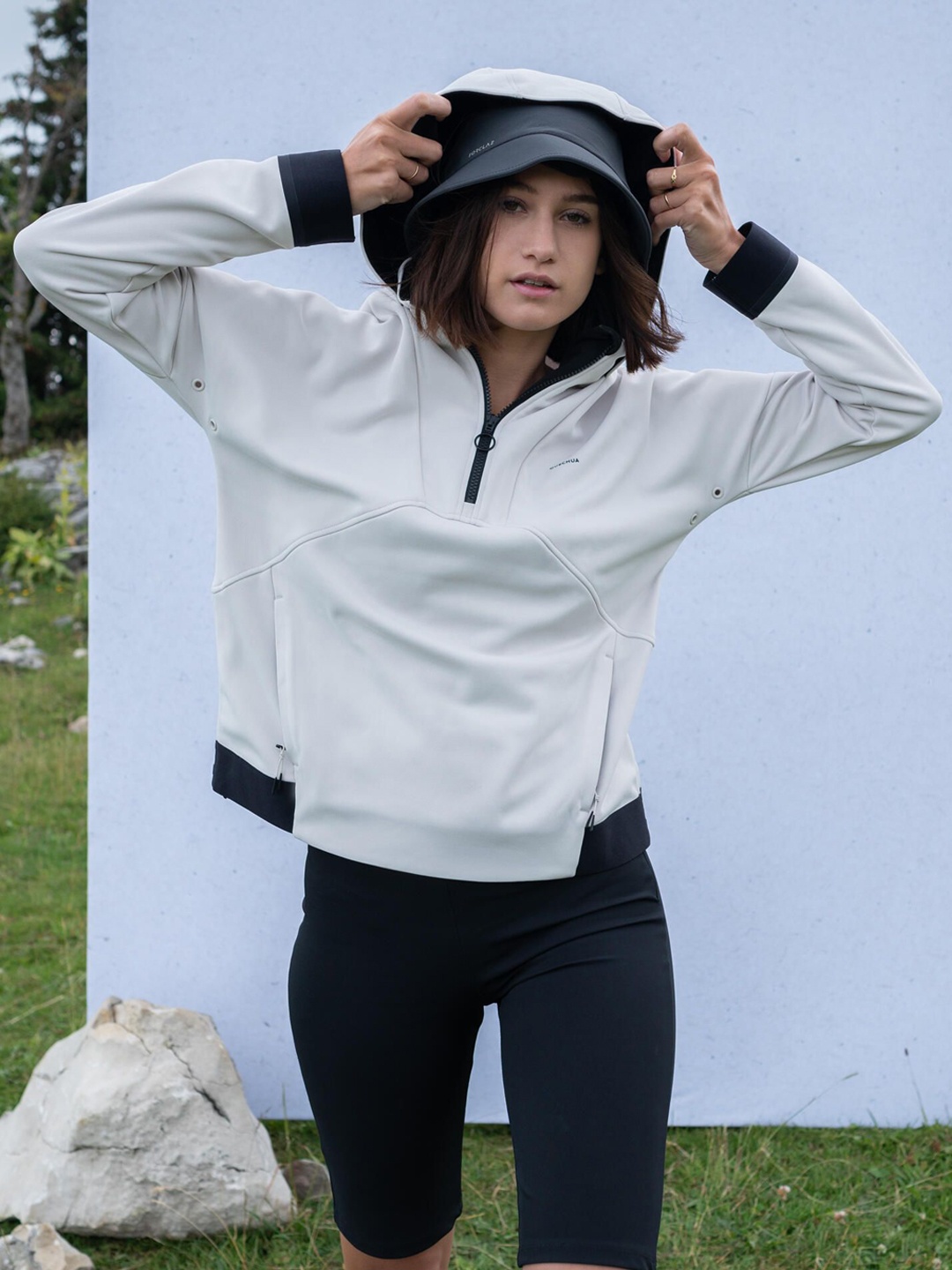 

Quechua By Decathlon Women White Warm Fleece Sweatshirt Jacket