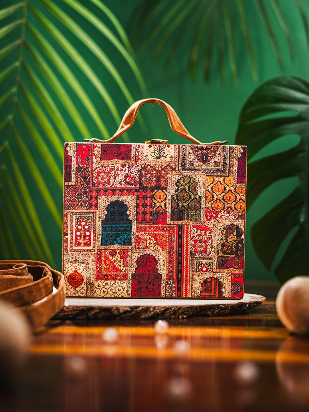 

Anouk Printed Box Clutch, Red