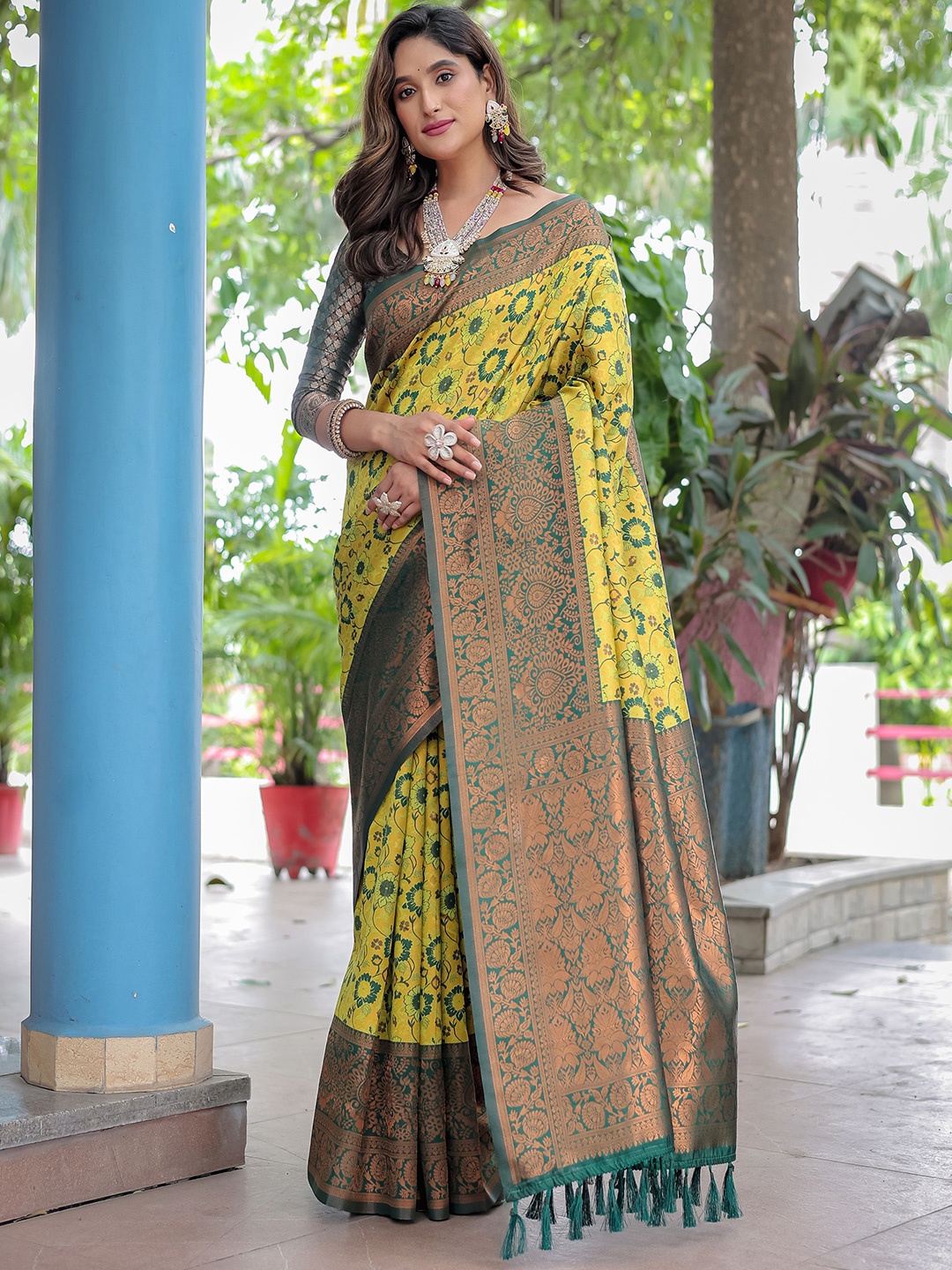 

Anouk Floral Woven Design Zari Kanjeevaram Saree, Mustard
