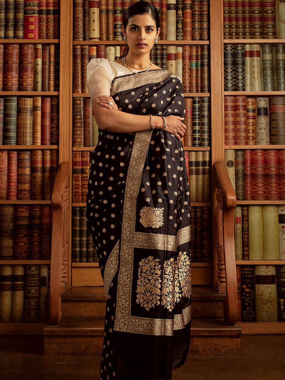 

Kriyansh Woven Design Zari Kanjeevaram Saree, Black