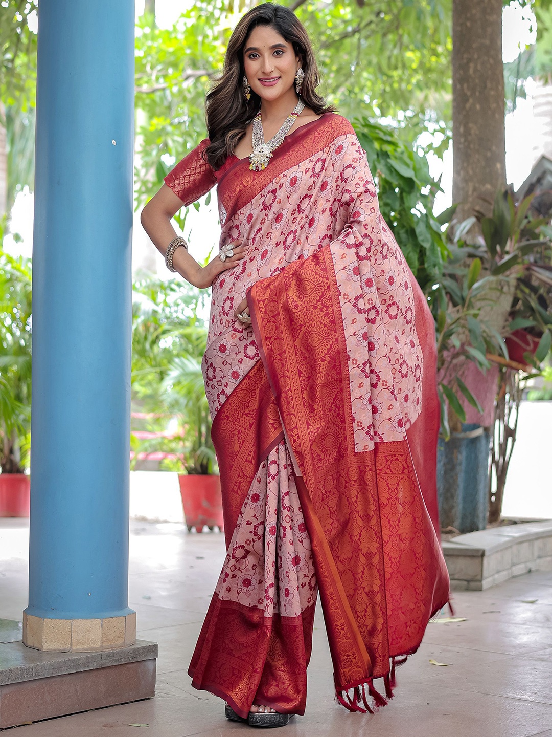 

Anouk Ethnic Motifs Woven Design Kanjeevaram Saree, Pink