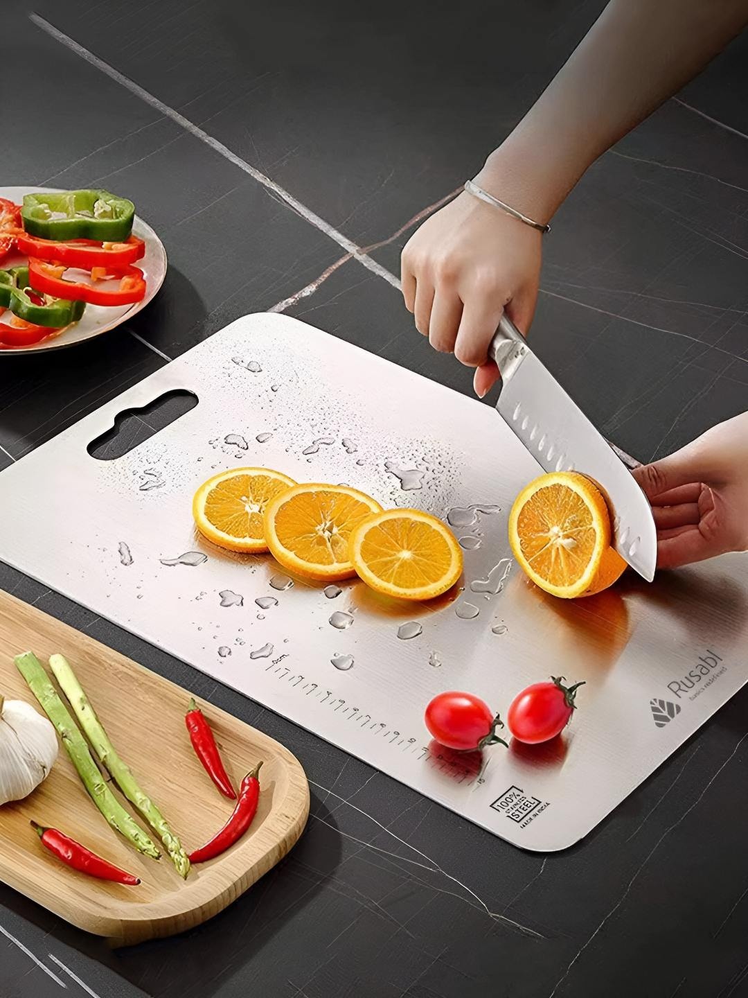 

Rusabl Silver-Toned Stainless Steel Chopping Board