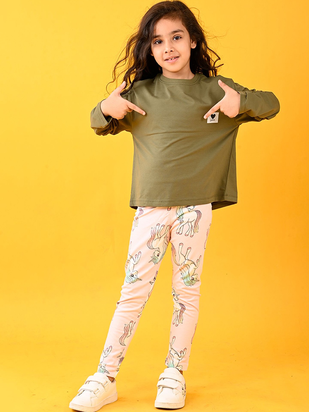 

Anthrilo Girls T-shirt with Leggings, Olive