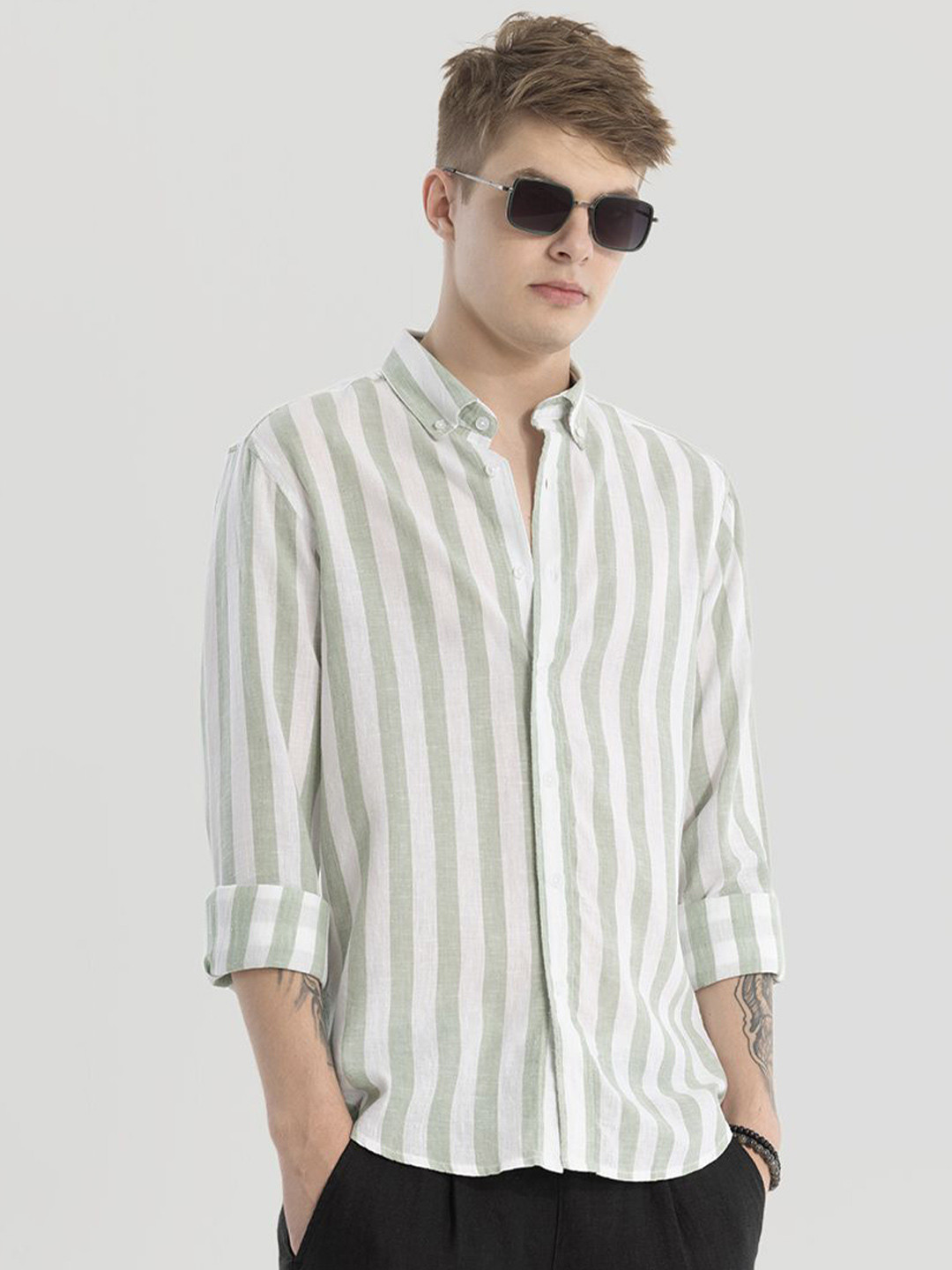 

Snitch Men Smart Button-Down Collar Vertical Striped Linen Slim Fit Casual Shirt, Sea green