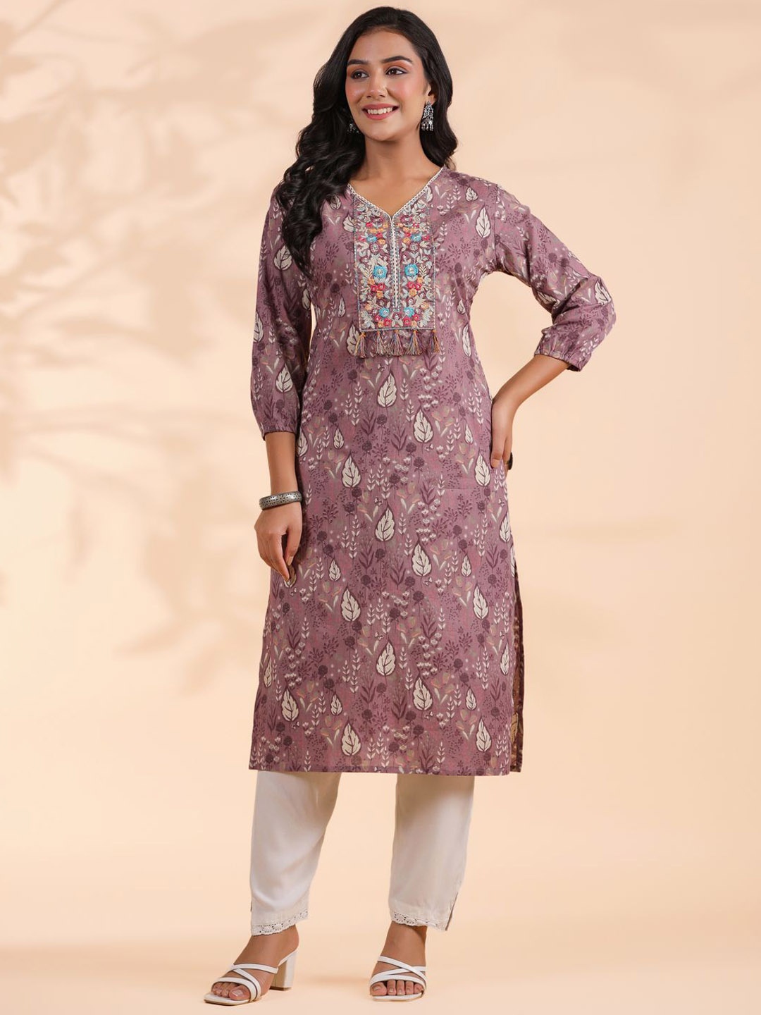 

Vbuyz Floral Printed V-Neck Puff Sleeves Thread Work Straight Kurta, Lavender