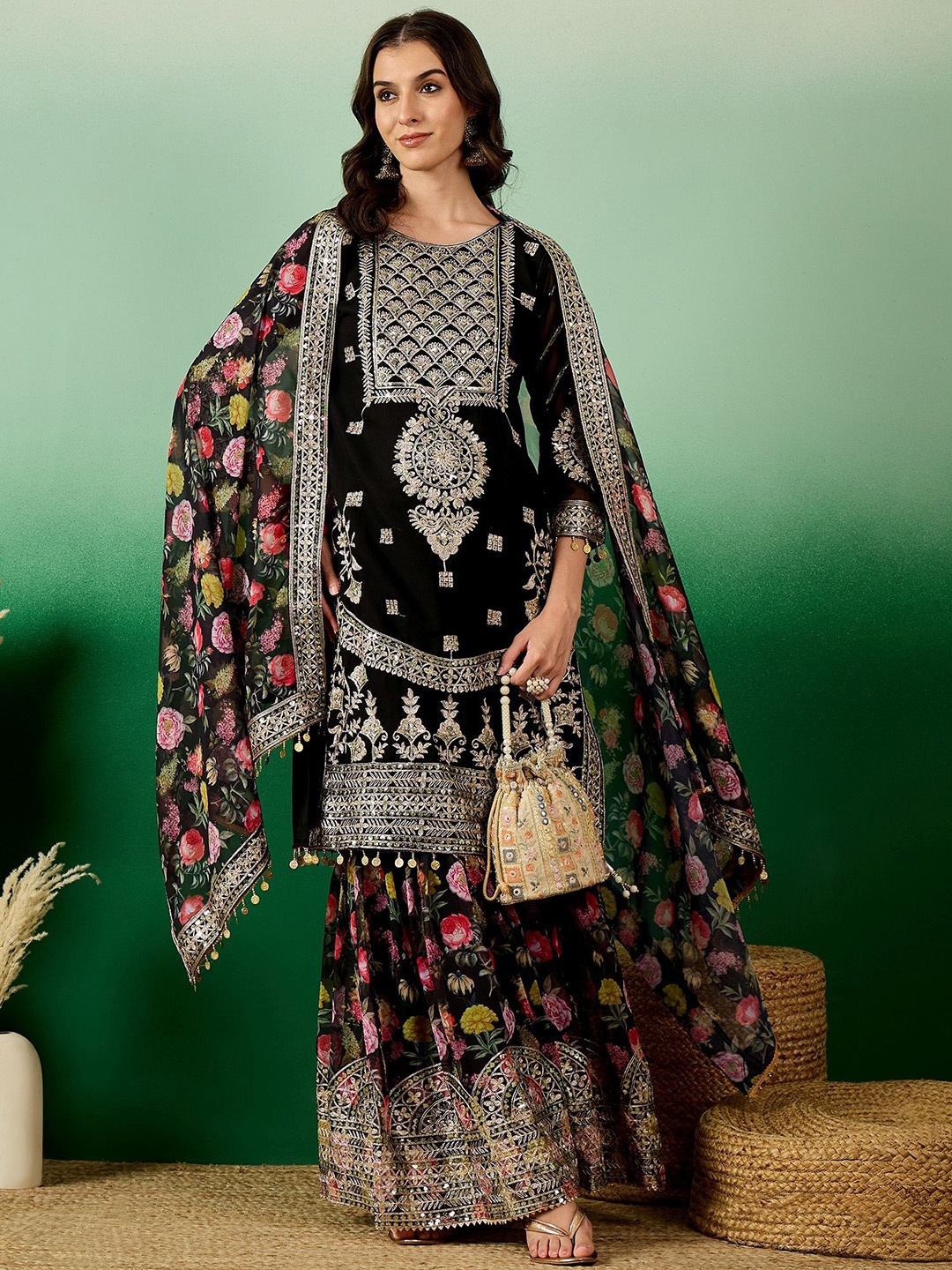 

RAJGRANTH Floral Embroidered Sequinned Straight Kurti with Palazzos & With Dupatta, Black