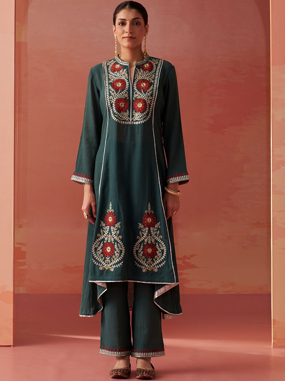 

Lakshita Ethnic Motifs Embroidered A-Line Kurta with Trousers, Green