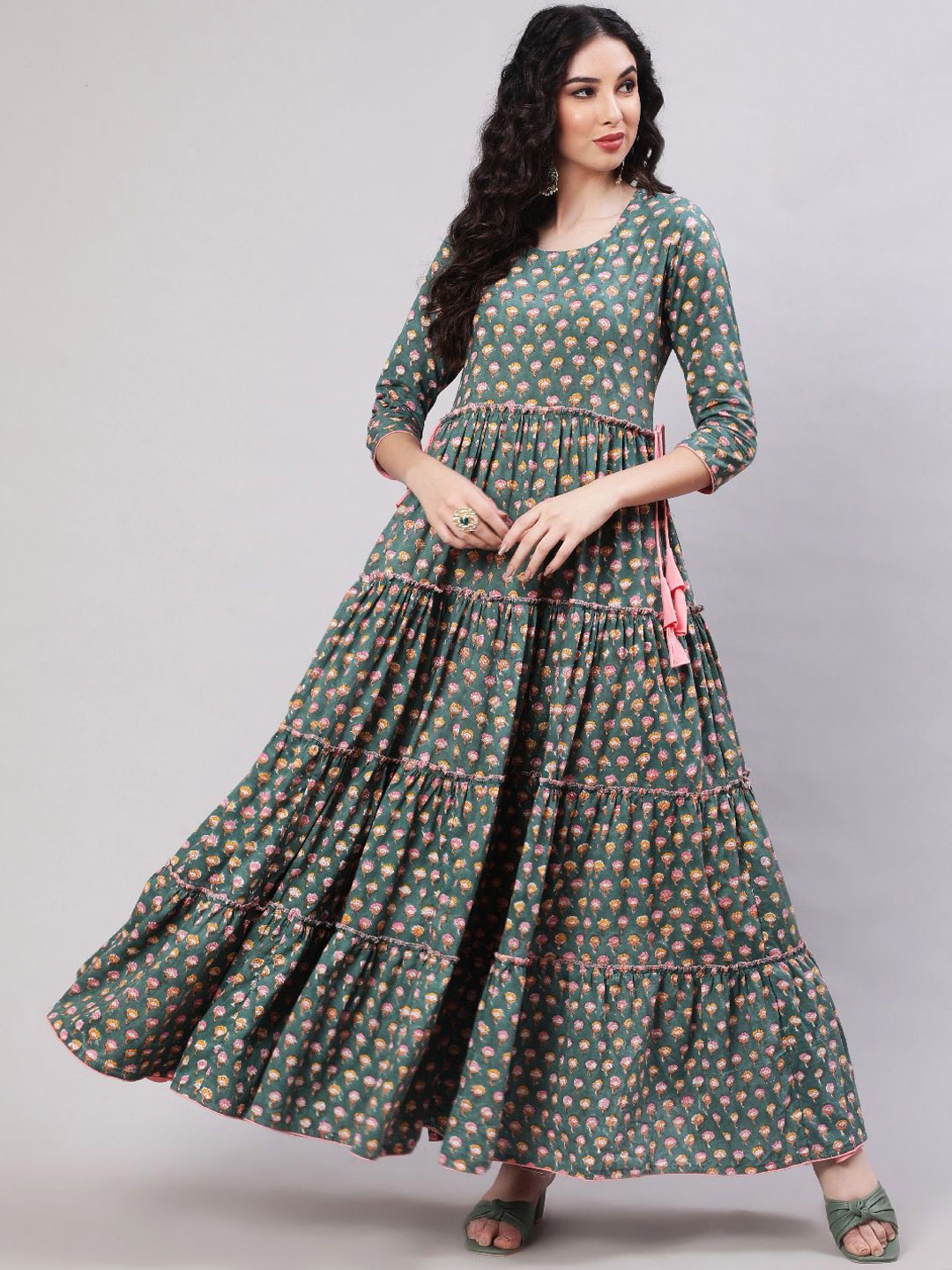 

GLAM ROOTS Floral Printed Tiered Anarkali Kurta, Green