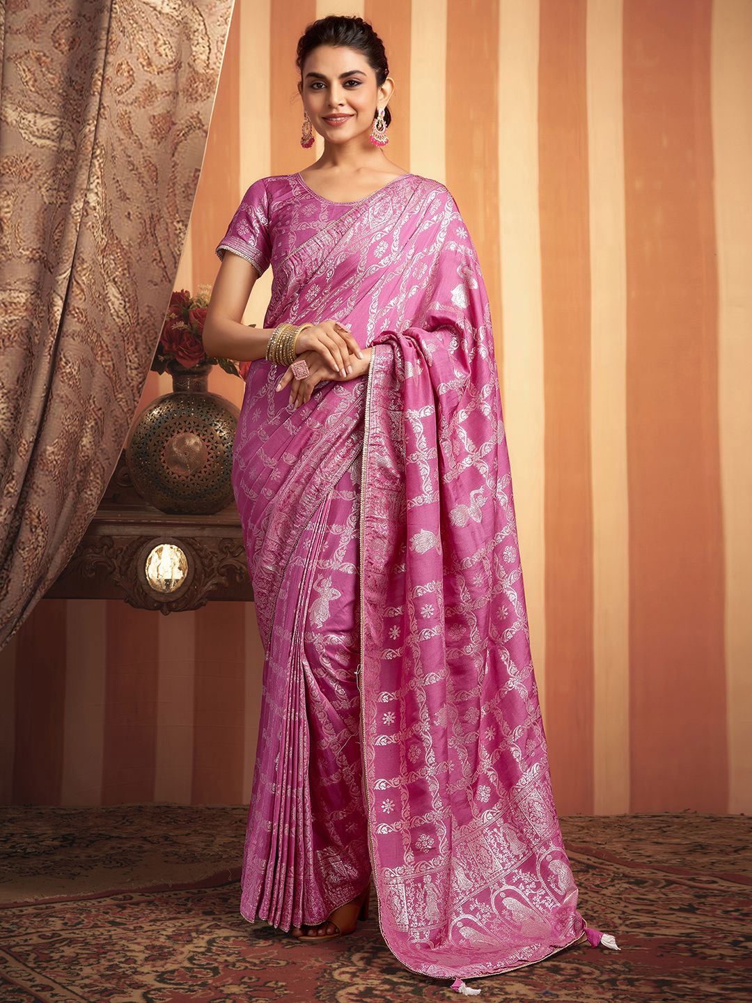 

Satrani Woven Design Zari Patola Saree, Pink